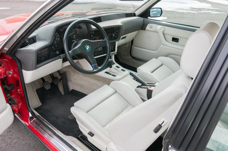 Интерьер BMW M6 1986 года  (NA) (фото 32 из 33)
